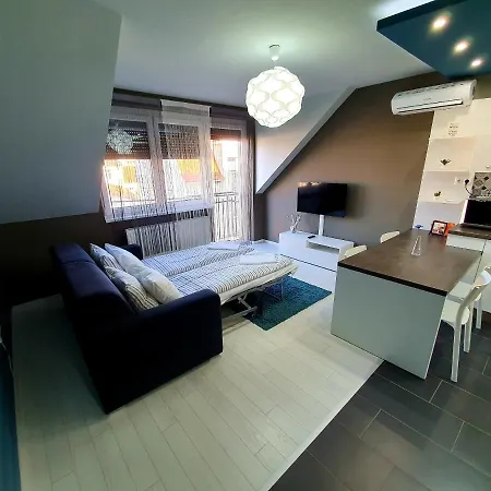 Intro Apartman Sarvar Exterior photo